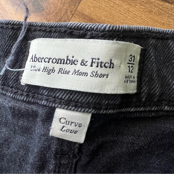 Abercombie & Fitch Curve Love Ultra High Rise Mom Shorts Black Distresses Sz 12 - Picture 4 of 8